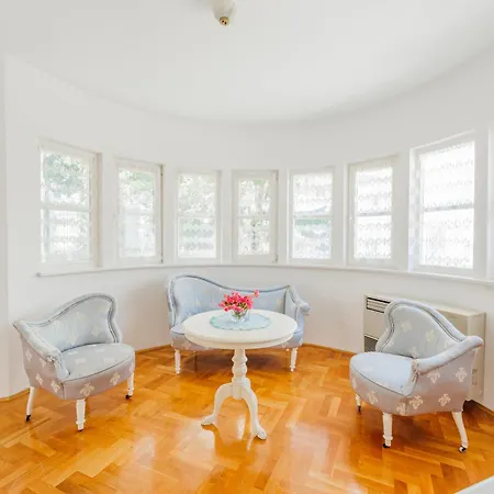 Villa Atrium *